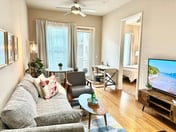Cozy Mid Century Modern |MD Anderson| FREE Parking