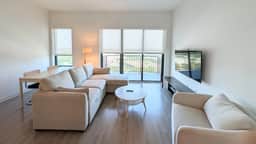 Skyline Premium 1-Bedroom Suite Vantage TMC - Image 2