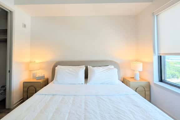 Skyline Premium 1-Bedroom Suite Vantage TMC - Image 1