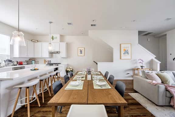 StayCozy | 5 Min to MD Anderson | Peaceful Fully-Equipped Home for Patients & Families - Image 1