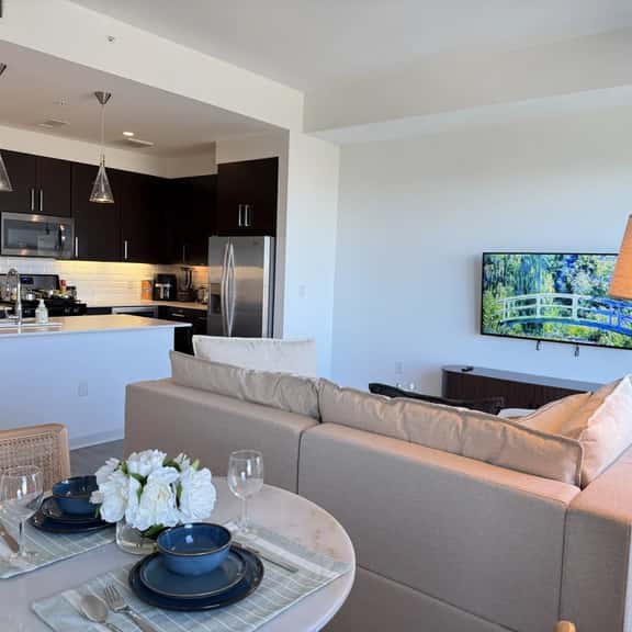 MD Anderson Vantage Tower Grand 1-Bedroom Suite - Image 1