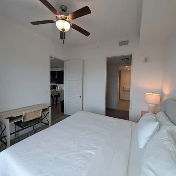 TMC Club Floor Premium 1BR Suite - Image 1